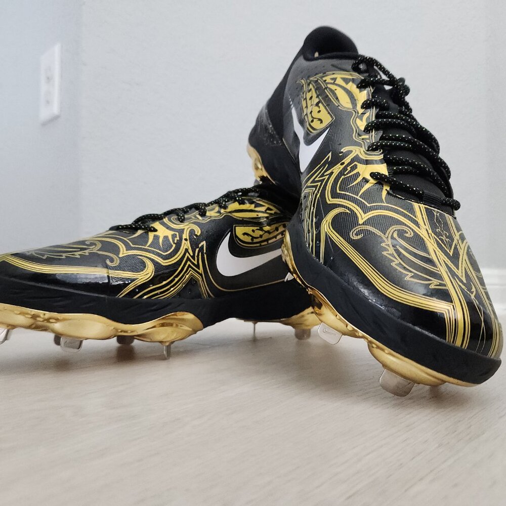 Nike Alpha Elite 3 Low Metal Cleats (NEW)
